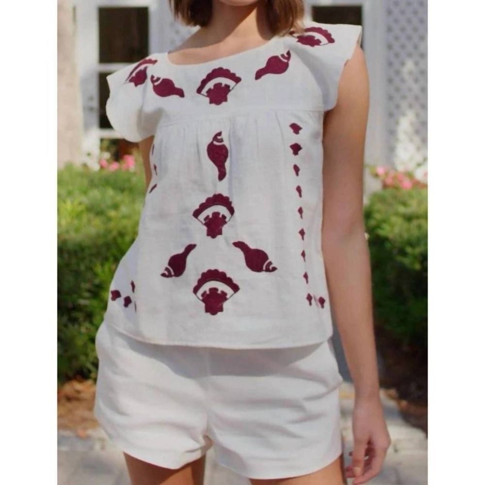 Never A Wallflower Embroidered Seashell Top Size L